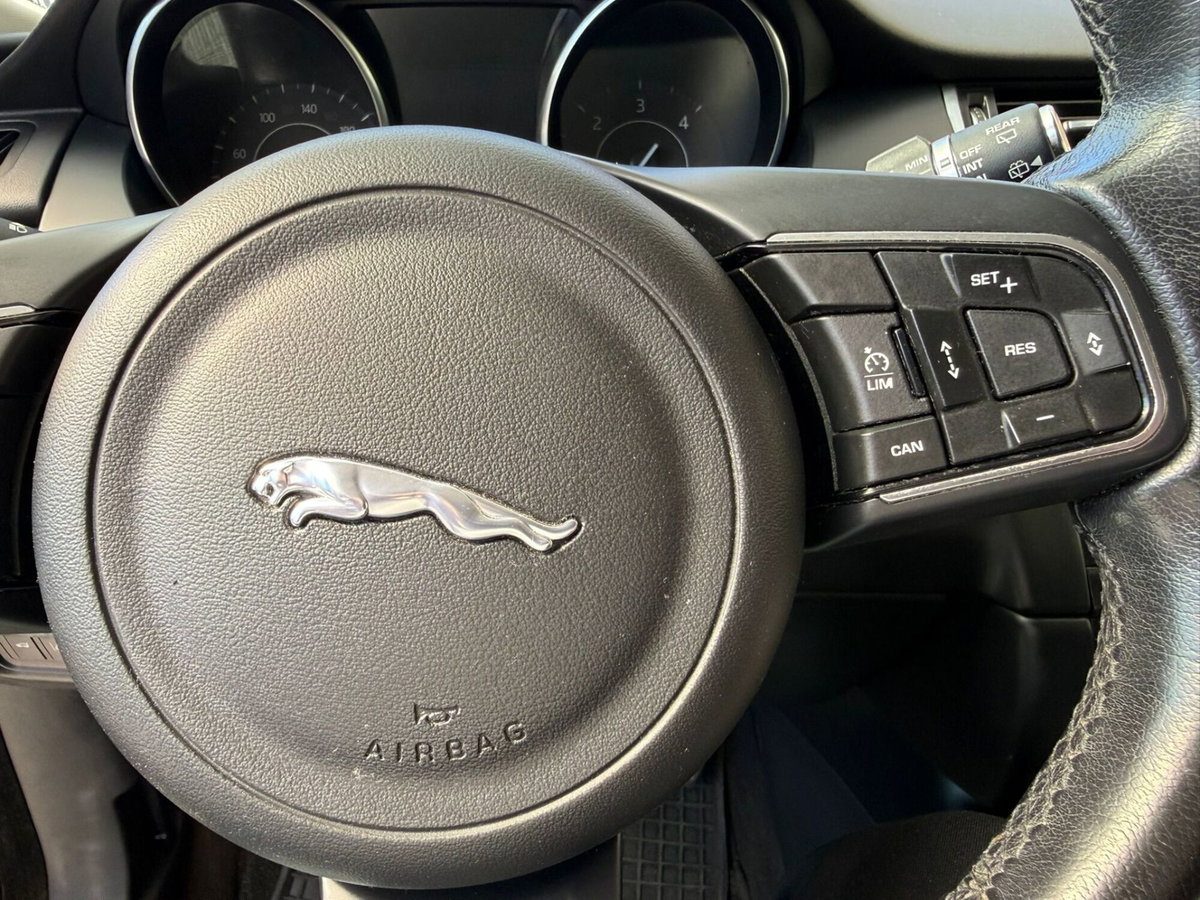 Jaguar E-Pace 2.0D 150 CV AWD aut. S (17)