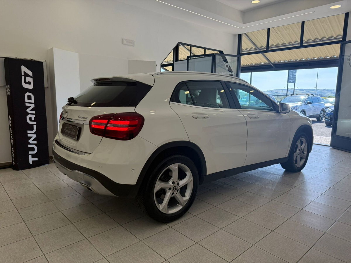 Mercedes-Benz GLA SUV 200 d Automatic 4Matic Sport (12)
