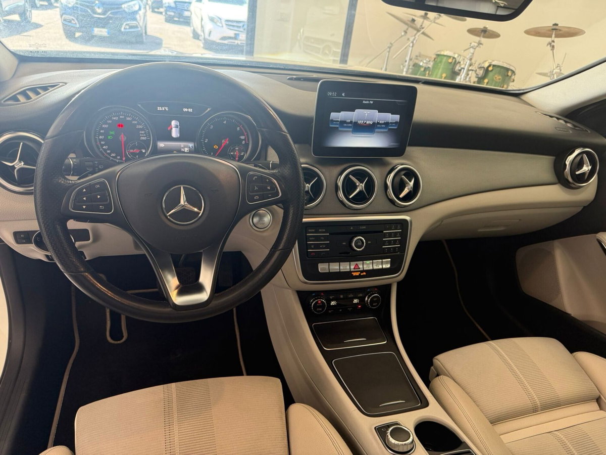 Mercedes-Benz GLA SUV 200 d Automatic 4Matic Sport (16)