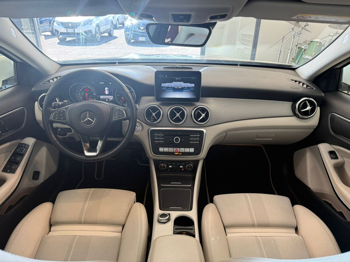 Mercedes-Benz GLA SUV 200 d Automatic 4Matic Sport (17)