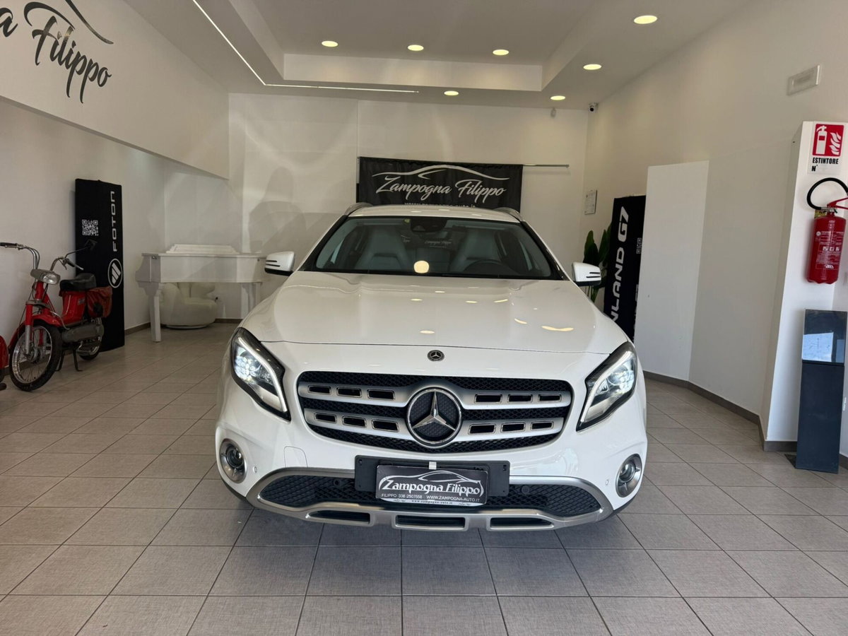 Mercedes-Benz GLA SUV 200 d Automatic 4Matic Sport (2)