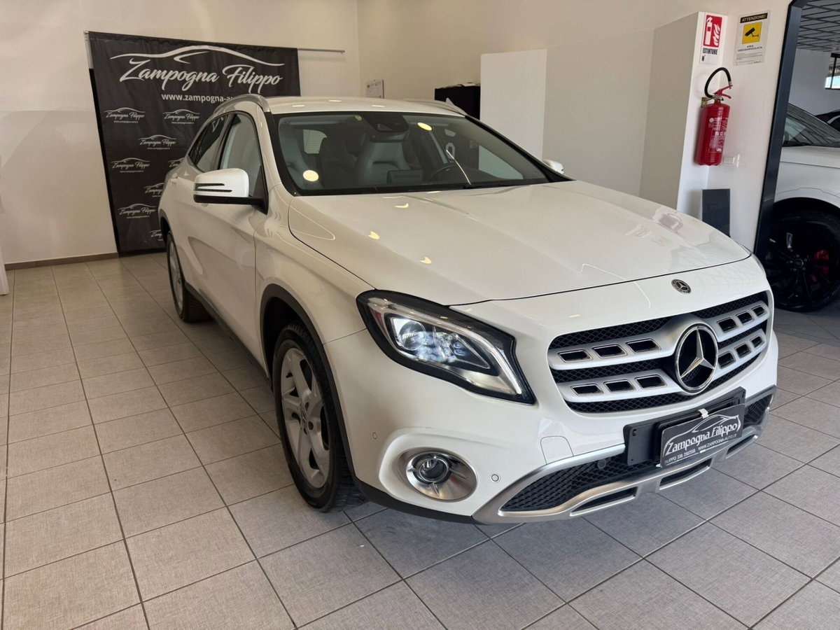 Mercedes-Benz GLA SUV 200 d Automatic 4Matic Sport (3)