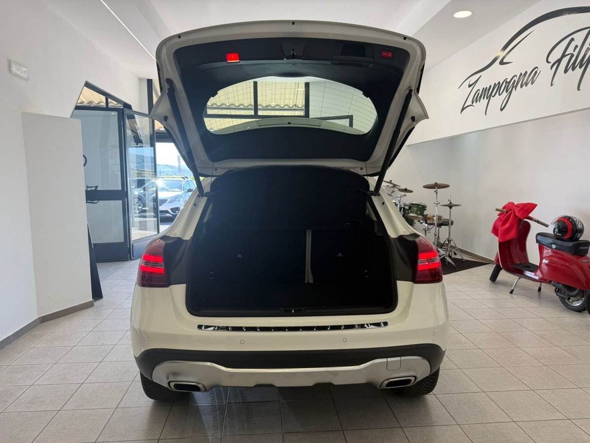 Mercedes-Benz GLA SUV 200 d Automatic 4Matic Sport (8)