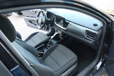 Kia Stonic 1.2 DPI Style (9)