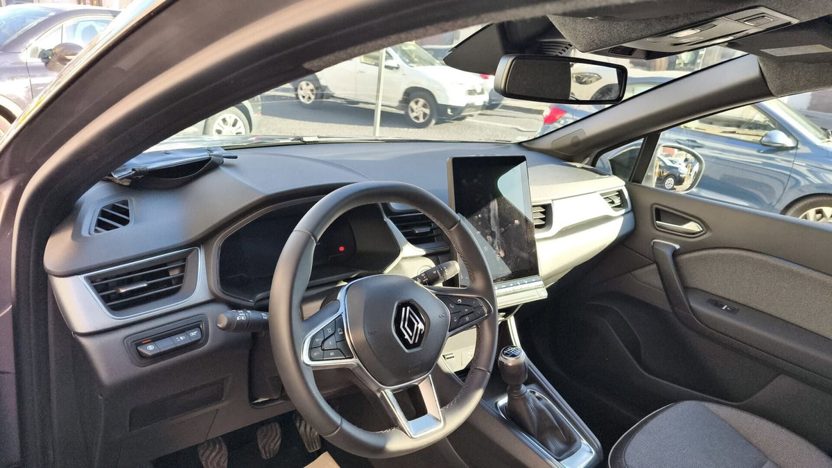 Renault Captur 1.0 tce Techno 90cv (7)
