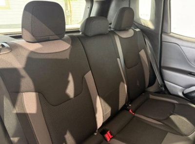 Jeep Renegade 1.5 Turbo T4 MHEV Limited (9)