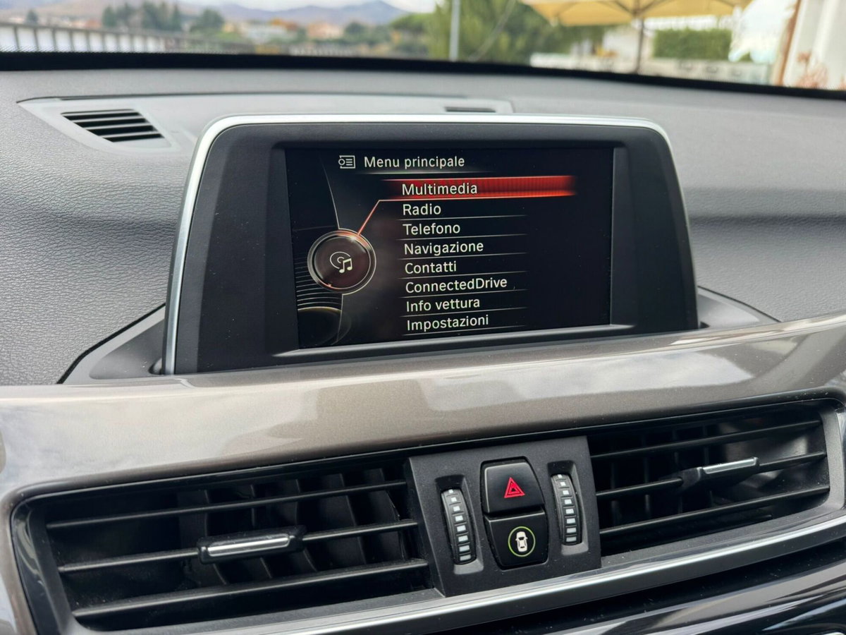 BMW X1 xDrive20d Sport Line (11)