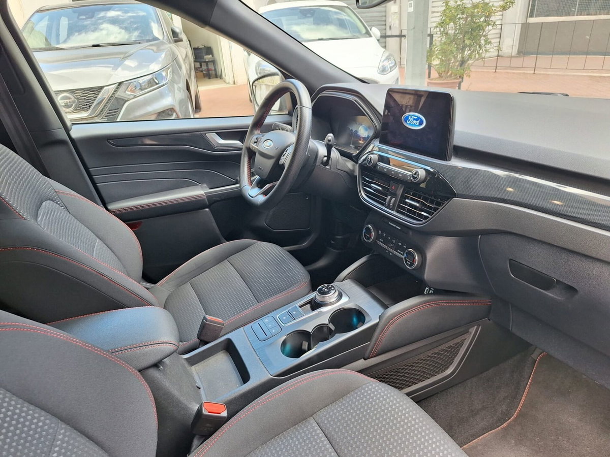 Ford Kuga 1.5 EcoBlue 120 CV aut. 2WD ST-Line X Design (11)