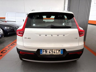 Volvo XC40 T3 Business (5)