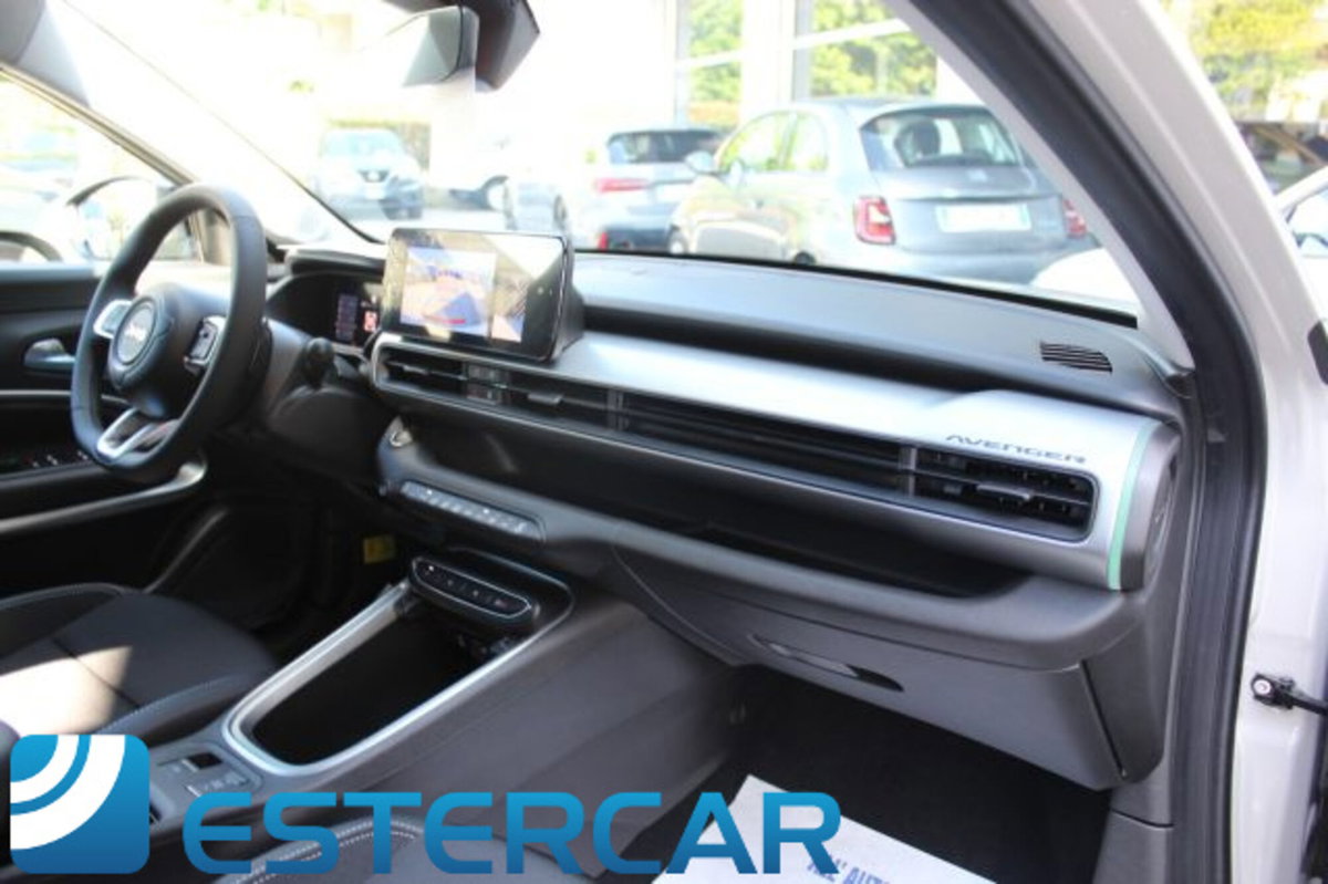 Jeep Avenger 1.2 turbo Summit fwd 100cv (10)