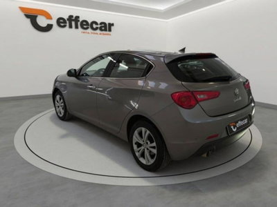 Alfa Romeo Giulietta 1.6 JTDm-2 Exclusive (4)