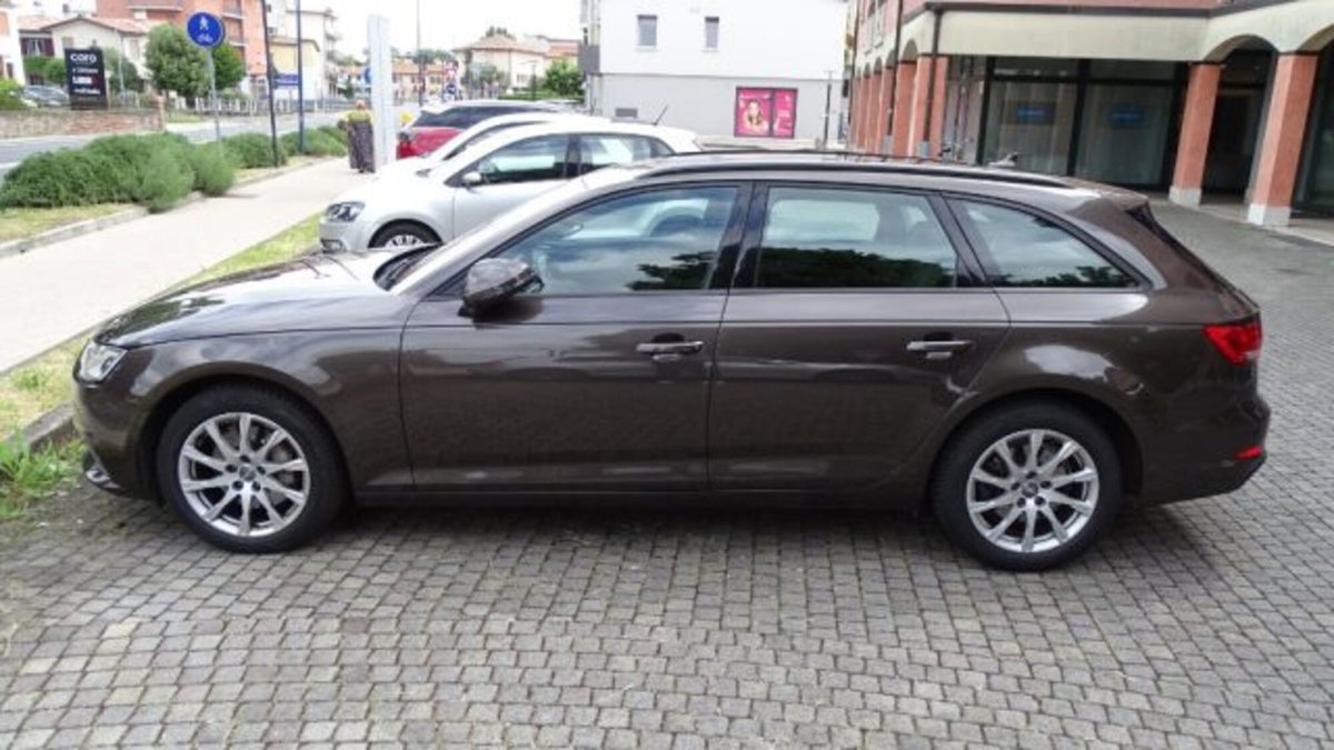 Audi A4 Avant 40 TDI S tronic Business (4)