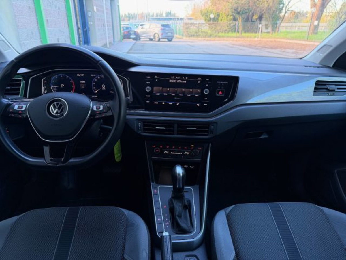 Volkswagen Polo 1.0 TSI 110 CV DSG R-Line (10)