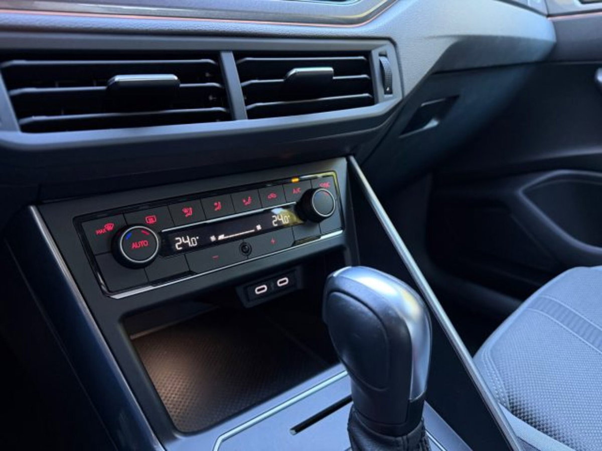 Volkswagen Polo 1.0 TSI 110 CV DSG R-Line (19)