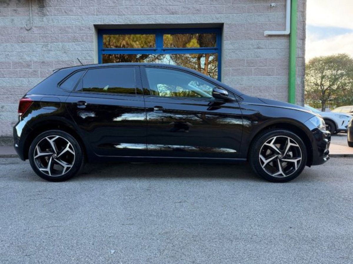 Volkswagen Polo 1.0 TSI 110 CV DSG R-Line (2)