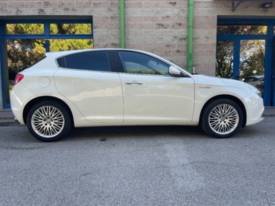 Alfa Romeo Giulietta 2.0 JTDm Veloce 140cv (2)
