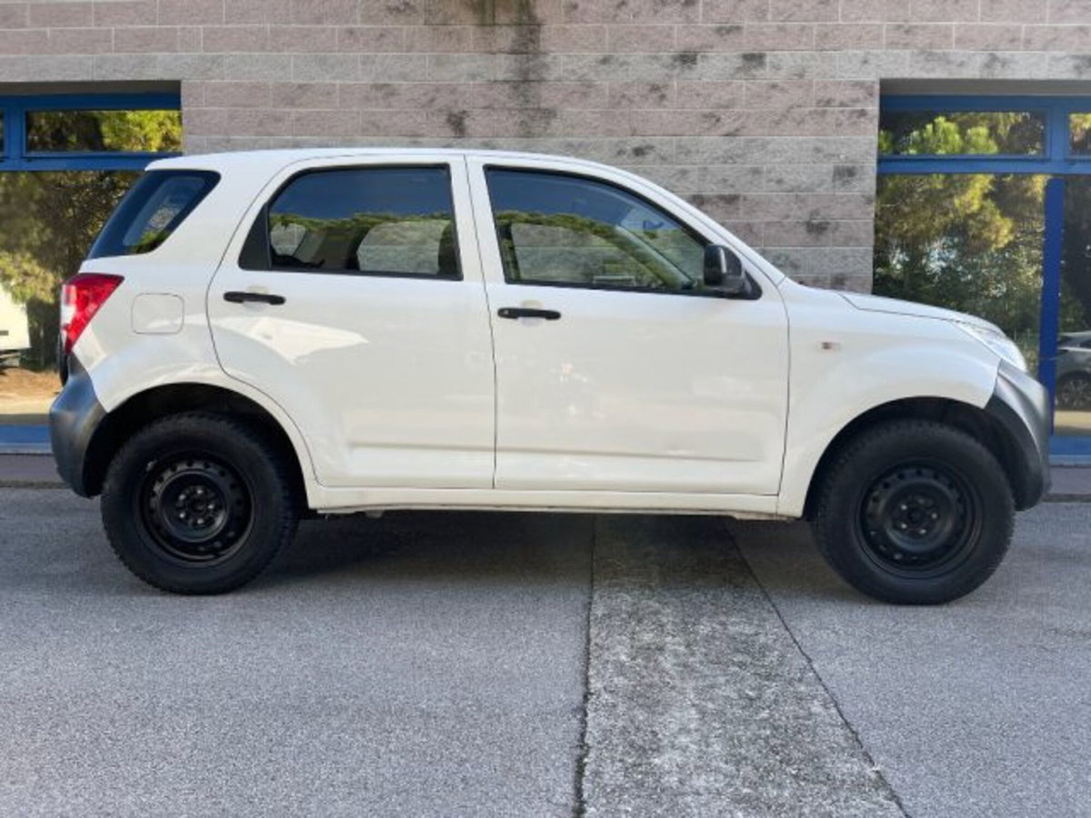Daihatsu Terios 1.3 4WD SX (2)
