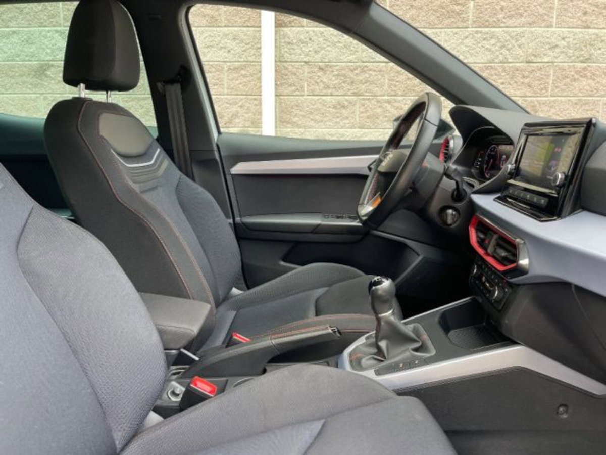 SEAT Arona 1.0 ecotsi FR 95cv (15)