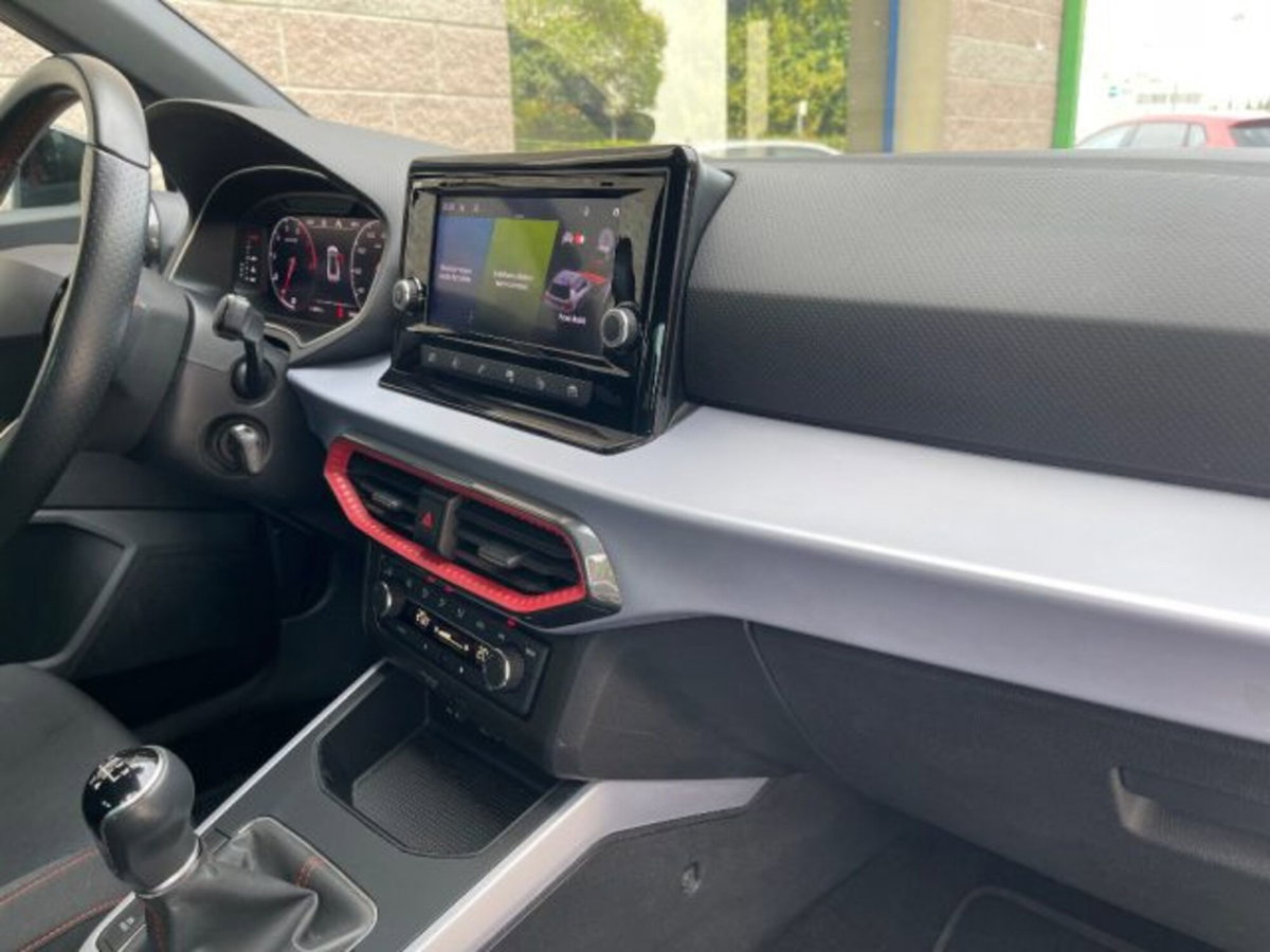 SEAT Arona 1.0 ecotsi FR 95cv (17)