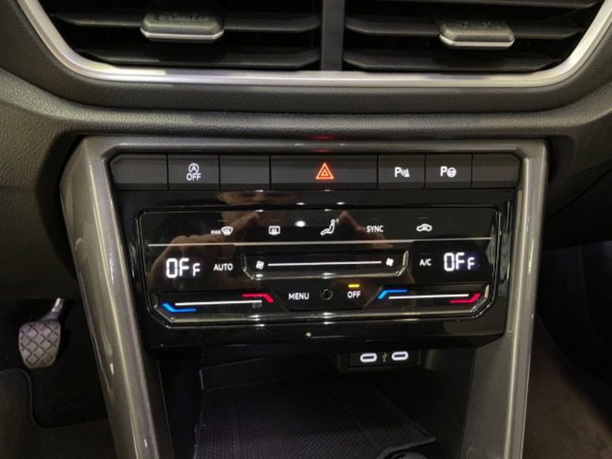 Volkswagen T-Roc 1.0 TSI Style (13)