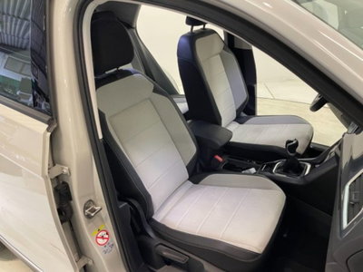 Volkswagen T-Roc 1.0 TSI Style (8)