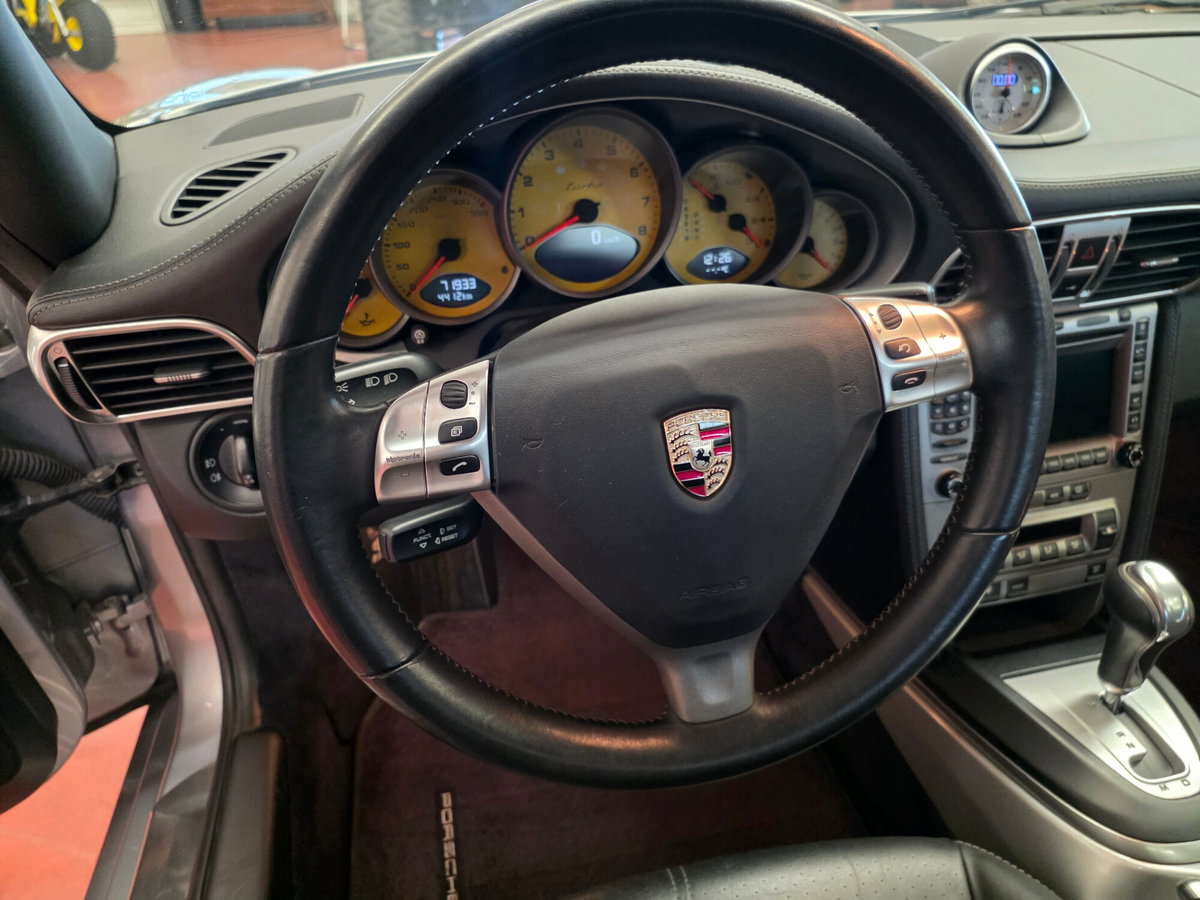 Porsche 911 Coupé Turbo (10)