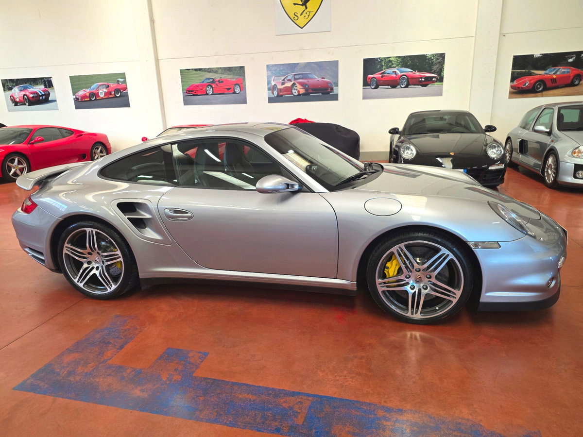 Porsche 911 Coupé Turbo (2)