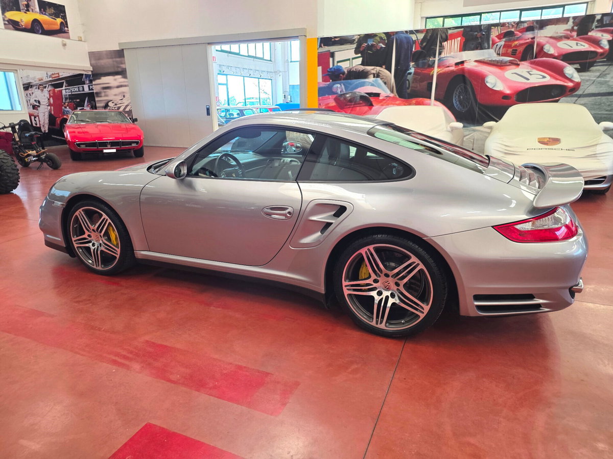Porsche 911 Coupé Turbo (6)