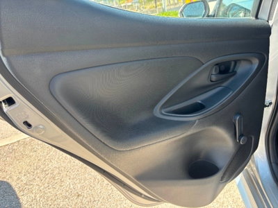 Toyota Yaris 1.0 5 porte Trend (18)