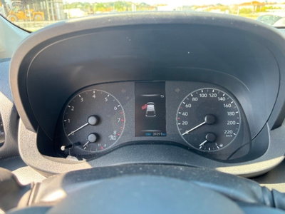Toyota Yaris 1.0 5 porte Trend (6)