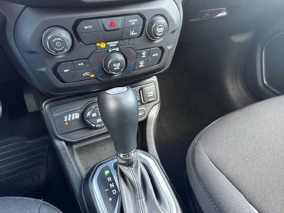 Jeep Renegade 1.3 T4 190CV PHEV 4xe AT6 Upland (16)