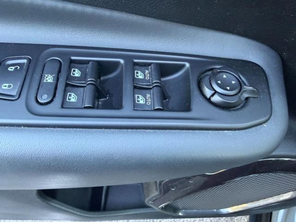 Jeep Renegade 1.3 T4 190CV PHEV 4xe AT6 Upland (20)