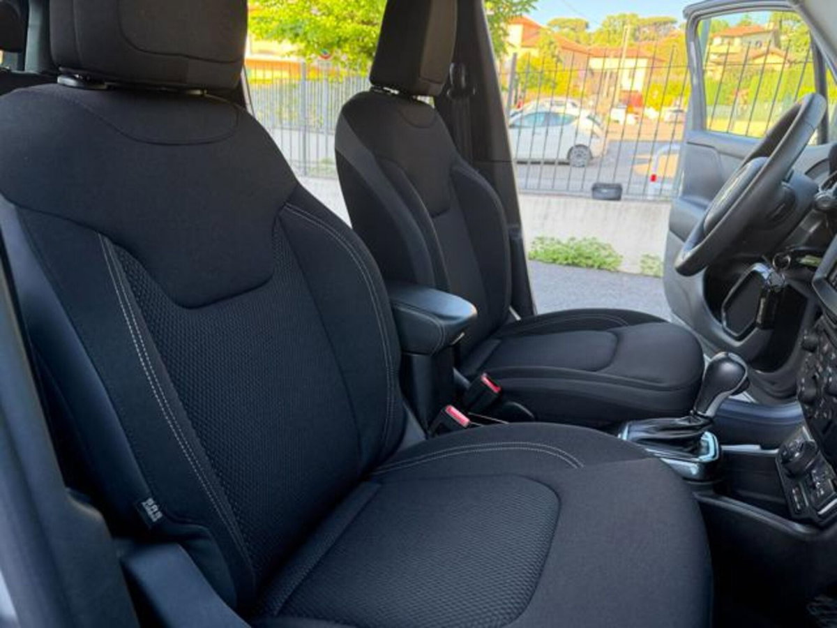 Jeep Renegade 1.3 T4 190CV PHEV 4xe AT6 Upland (9)