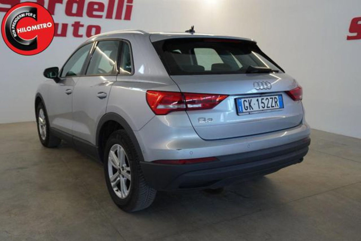 Audi Q3 35 TDI quattro S tronic Business (6)