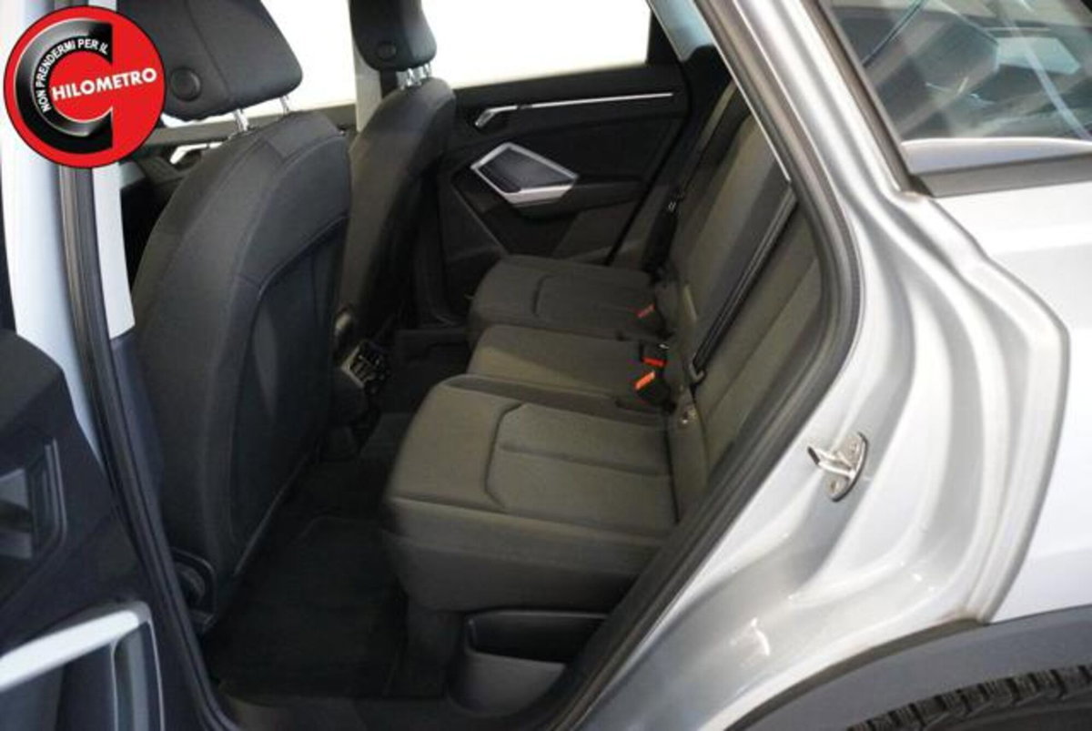 Audi Q3 35 TDI quattro S tronic Business (8)