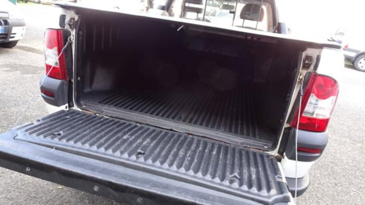 Fiat Strada 1.3 MJT 95CV Pick-up Trekking (12)