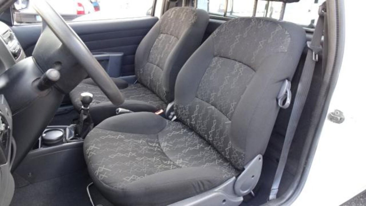 Fiat Strada 1.3 MJT 95CV Pick-up Trekking (15)