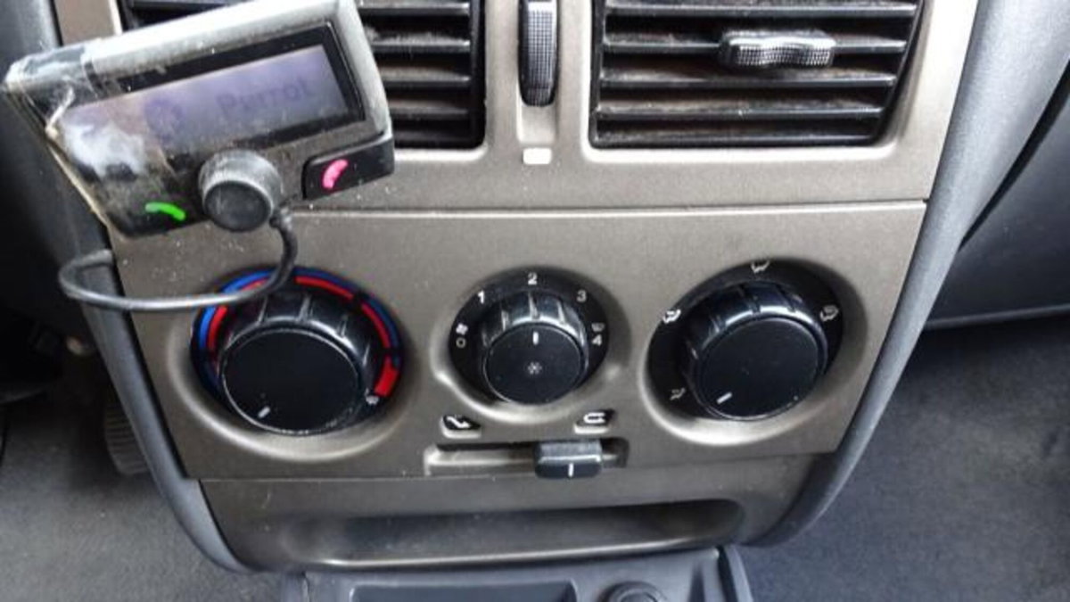 Fiat Strada 1.3 MJT 95CV Pick-up Trekking (16)
