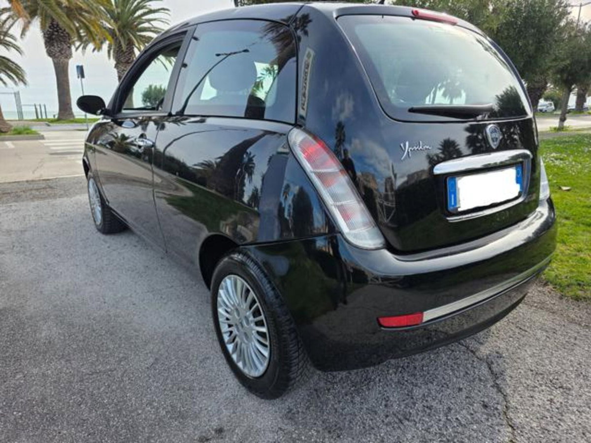 Lancia Ypsilon Multijet 16V Argento (4)