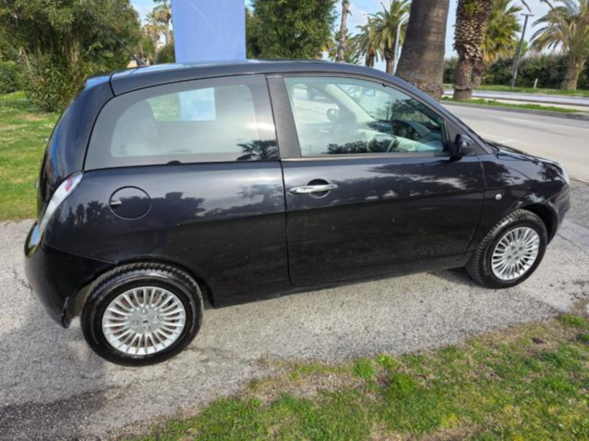 Lancia Ypsilon Multijet 16V Argento (5)