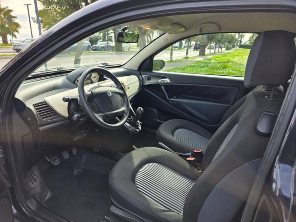 Lancia Ypsilon Multijet 16V Argento (8)