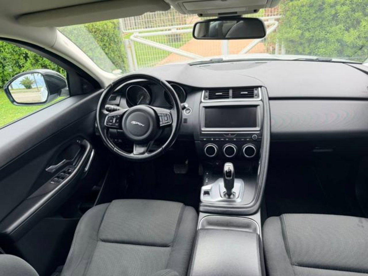 Jaguar E-Pace 2.0D 150 CV AWD aut. (12)