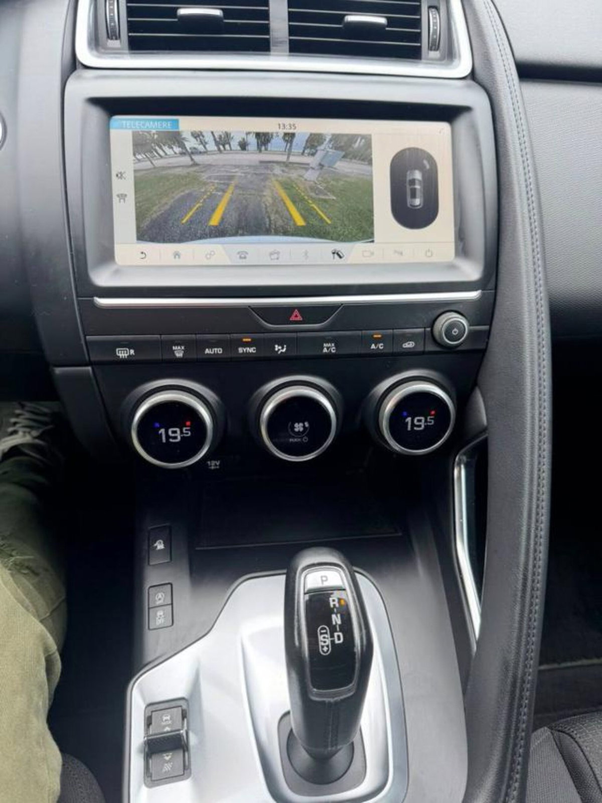Jaguar E-Pace 2.0D 150 CV AWD aut. (13)