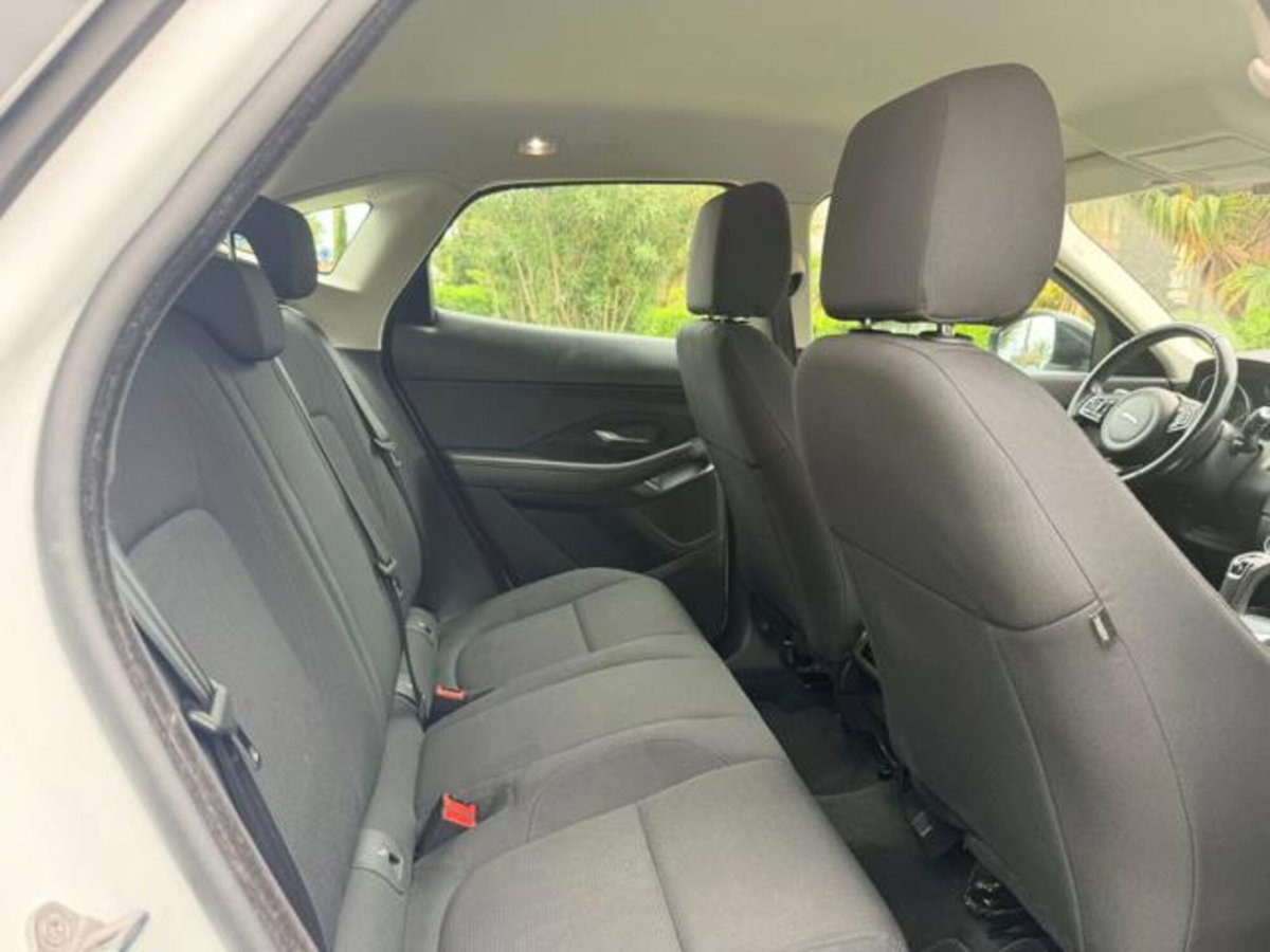 Jaguar E-Pace 2.0D 150 CV AWD aut. (14)