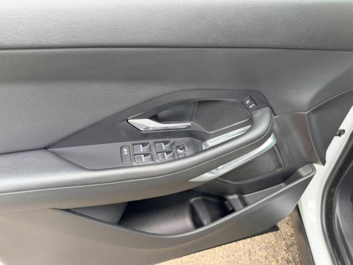 Jaguar E-Pace 2.0D 150 CV AWD aut. (15)