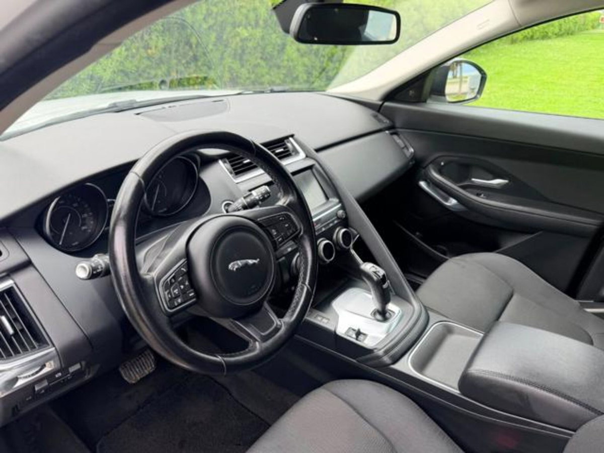 Jaguar E-Pace 2.0D 150 CV AWD aut. (9)