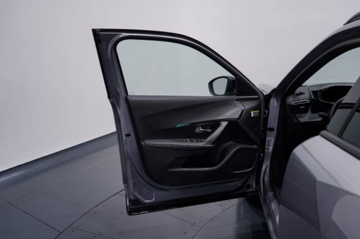 Peugeot 2008 PureTech 100 S&S Allure Pack (13)
