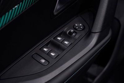 Peugeot 2008 PureTech 100 S&S Allure Pack (14)