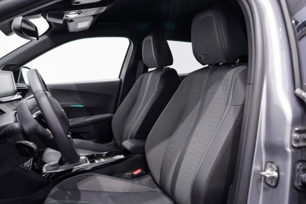 Peugeot 2008 PureTech 100 S&S Allure Pack (15)