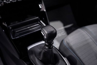 Peugeot 2008 PureTech 100 S&S Allure Pack (19)